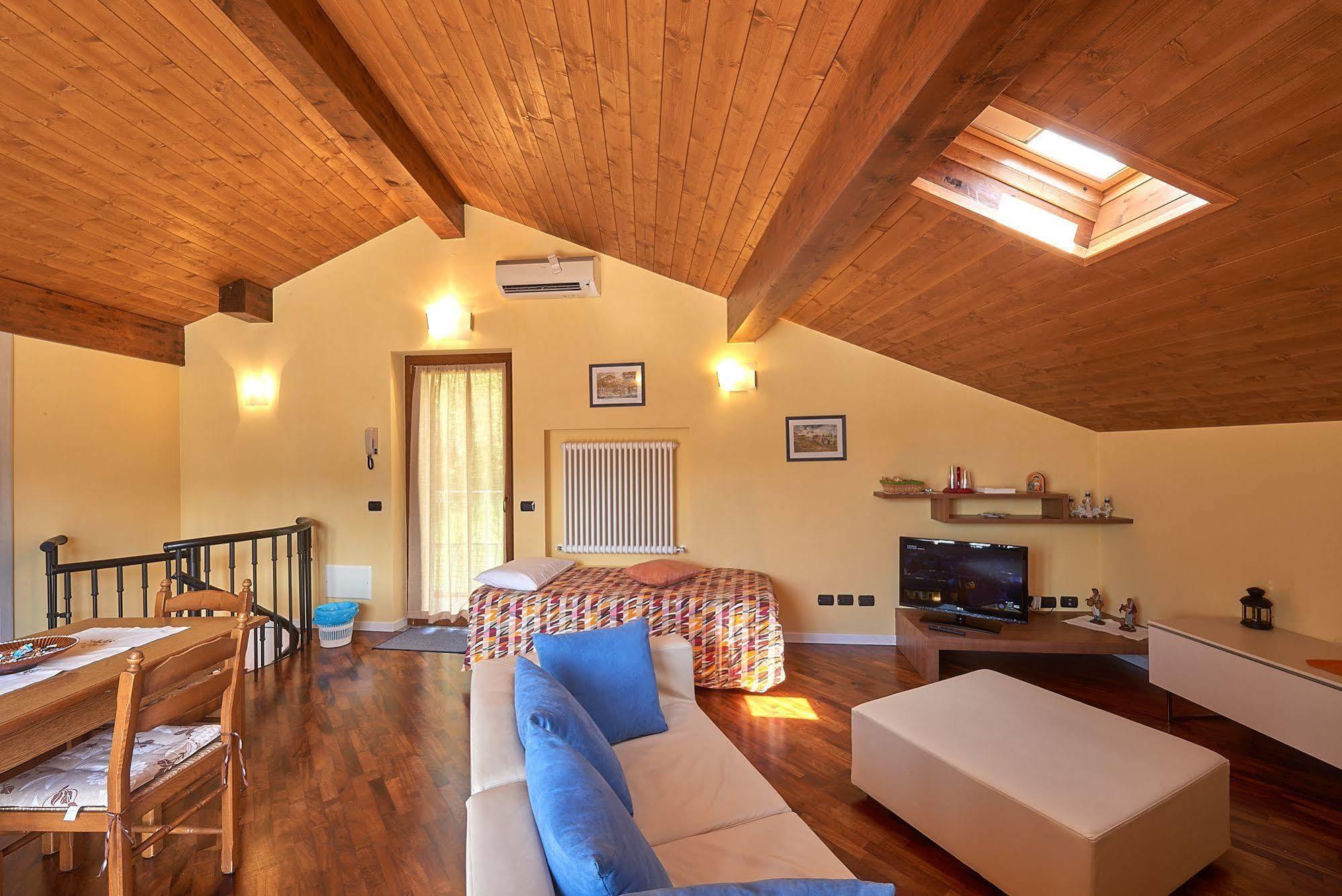 B&B-Foresteria Casa Della Musica Lake Como Mandello del Lario Eksteriør billede