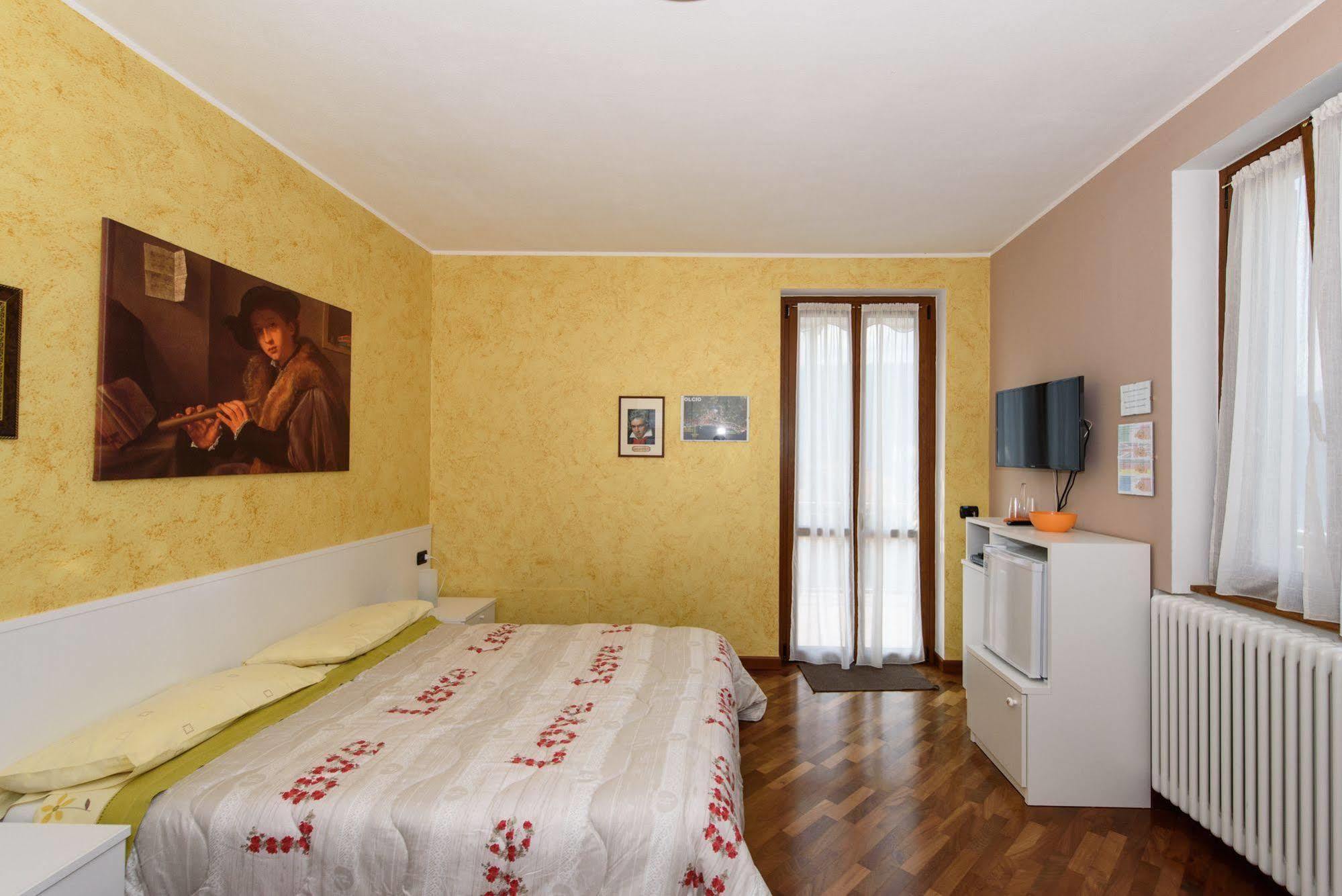 B&B-Foresteria Casa Della Musica Lake Como Mandello del Lario Eksteriør billede